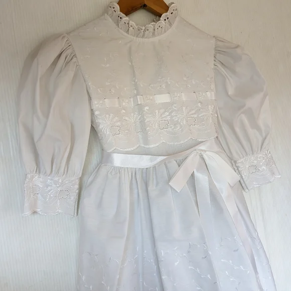 VINTAGE Madonna girls white eyelet lace trimmed embroidered white ruffle dress - Picture 2 of 11